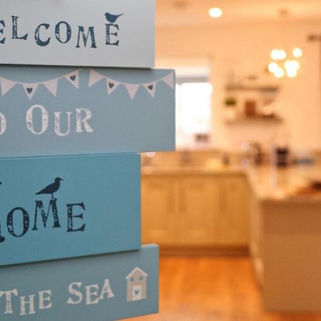 Near Beaches, Contemporary Home In Village Centre St Merryn Dış mekan fotoğraf