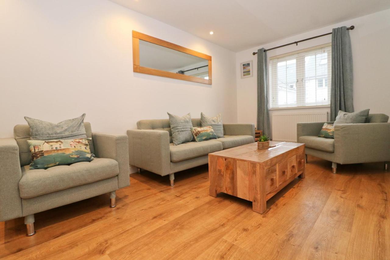 Near Beaches, Contemporary Home In Village Centre St Merryn Dış mekan fotoğraf